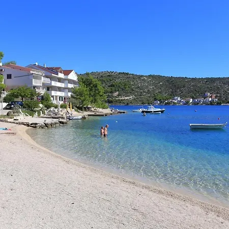 By The Sea - 13012 * 罗戈兹尼察