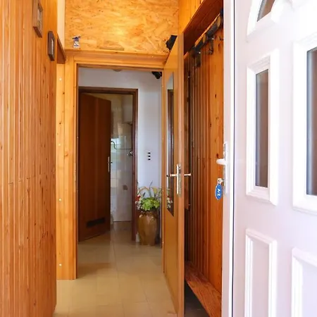 By The Sea - 13012 罗戈兹尼察